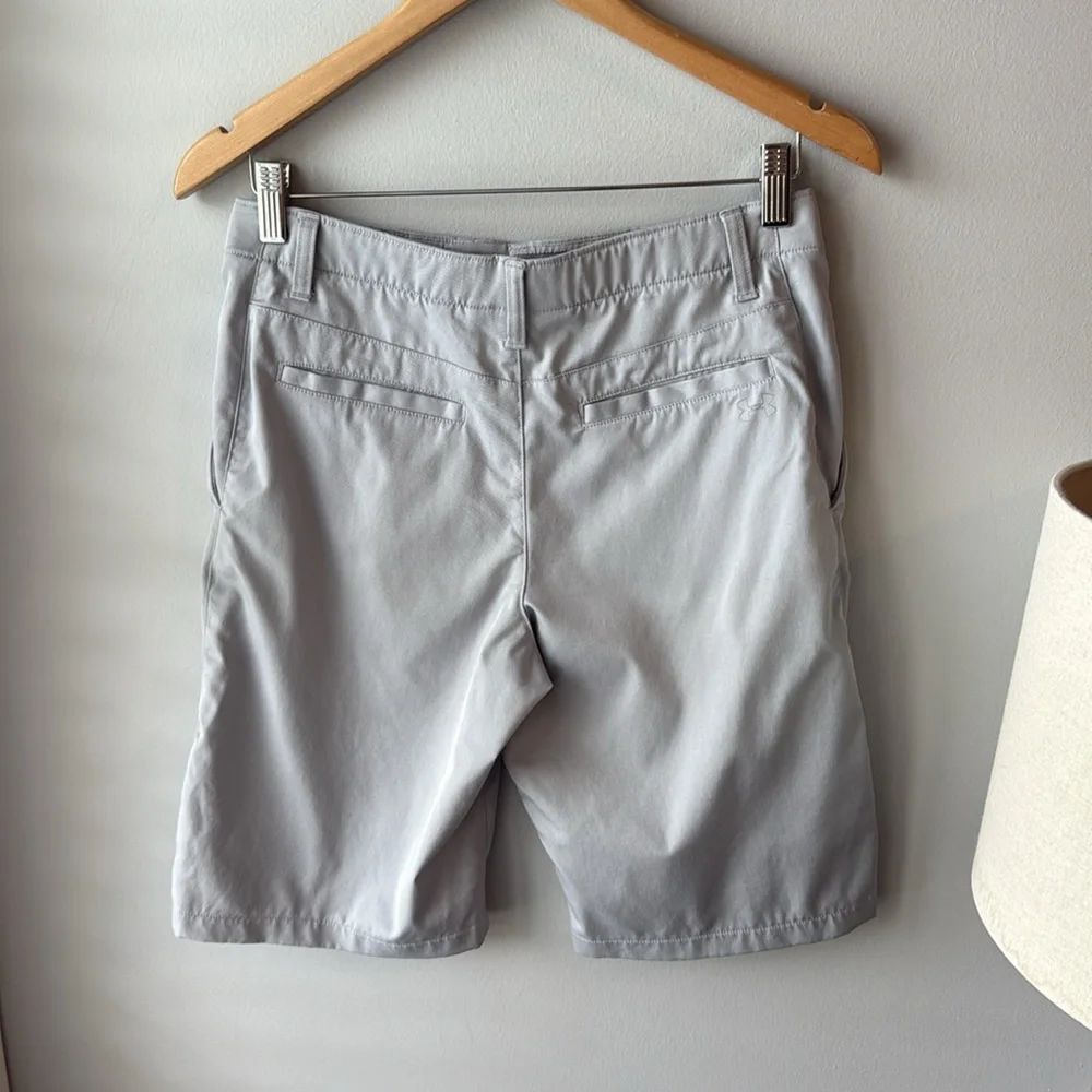 Under Armour Youth 18 Light Grey Performance‎ Golf Shorts
